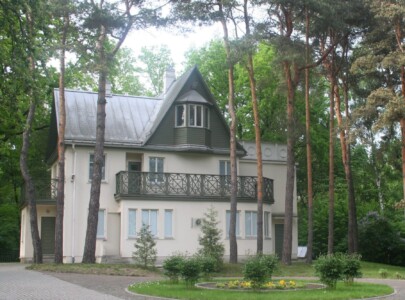 Salomėjos Nėries ir Bernardo Bučo namai-muziejus (S. Neries g. 7). 2010 m.