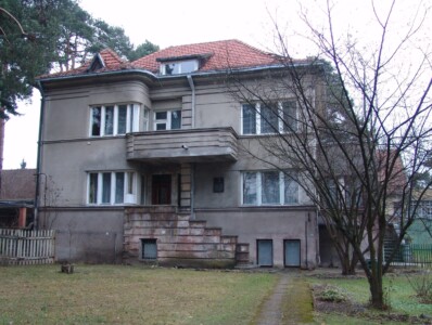Atminimo lenta pažymėtas namas (Gailutes g. 9). 2004 m.