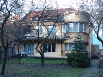 Atminimo lenta pažymėtas namas Kęstučio g. 48B. 2004 m.