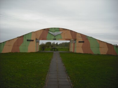 Lietuvos karo aviacijos memorialas S. Dariaus ir S. Girėno aerodrome (Veiverių g. 132). 2011 m.