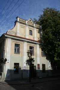 Atminimo lenta pažymėtas pastatas Vilniaus g. 29. 2010 m.
