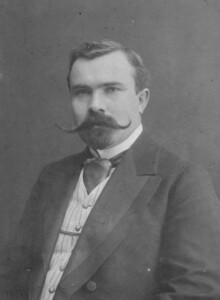 Martynas Yčas. 1913 m.