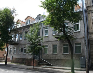 Atminimo lenta pažymėtas namas I. Kanto g. 21. 2023 m.