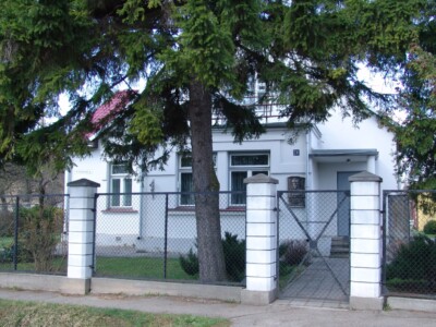 Atminimo lenta pažymėtas namas K. Grybausko g. 28. 2005 m.