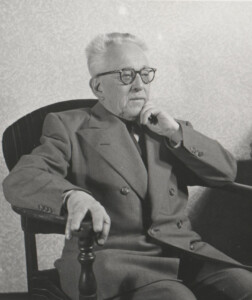 Vincas Krėvė-Mickevičius. 1954 m.