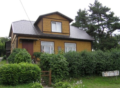 Atminimo lenta pažymėtas namas (L. Ivinskio g. 50). 2011 m.