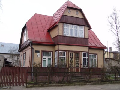 Atminimo lenta pažymėtas namas Tulpių g. 21. 2005 m.