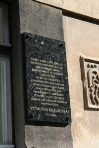 Atminimo lenta (Druskininkų g. 4). 2019 m.