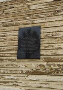 Atminimo lenta (J. Staugaičio g. 16). 2021 m.