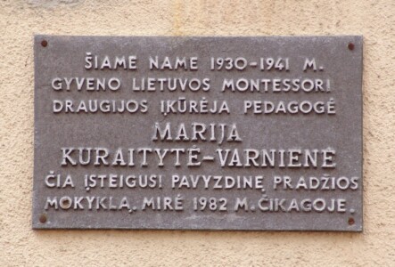 Atminimo lenta (Trakų g. 12). 2005 m. Atminimo lenta (Trakų g. 12). 2005 m.