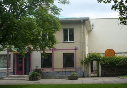 Valerijos ir Stasio Ratkevičių lėlių muziejus (Laisvės al. 87A). 2010 m.