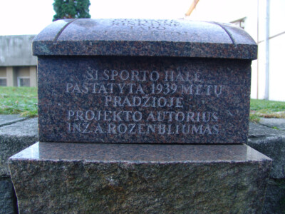 Paminklinis akmuo Sporto g. 6. 2005 m.