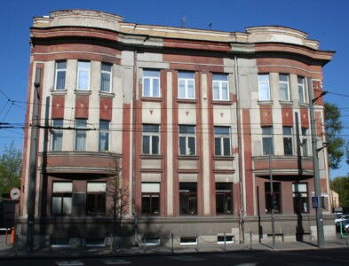 Atminimo lentomis pažymėtas pastatas Vytauto pr. 89. 2022 m.