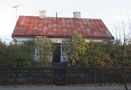 Atminimo lenta pažymėtas namas Kalniečių g. 78. 2005 m.