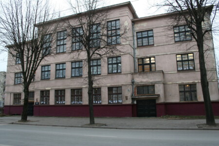 Kauno Juozo Naujalio muzikos gimnazija (Kęstučio g. 85). 2009 m.