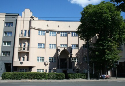 Atminimo lentomis pažymėtas namas Vytauto pr. 58. 2024 m.